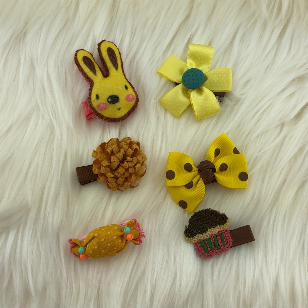 NWOT - Cute set of six hair clips